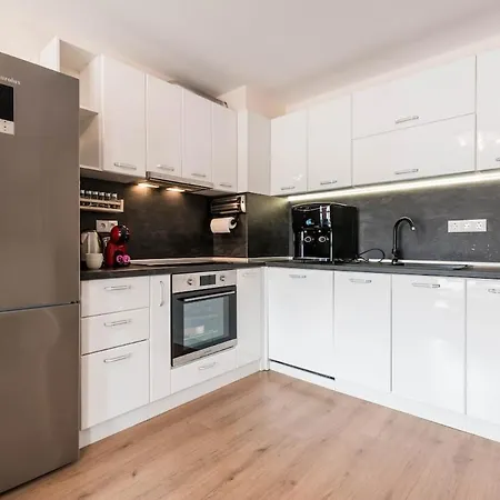 아파트 One Bedroom In Amelia Kabakum 바르나