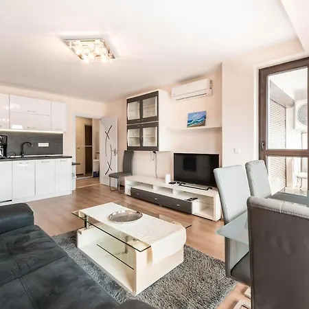 Appartement One Bedroom In Amelia Kabakum